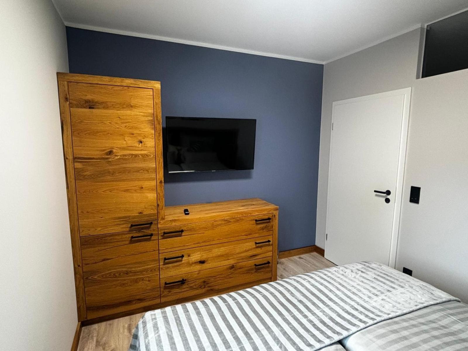 ארפורט Huebner Apartments מראה חיצוני תמונה